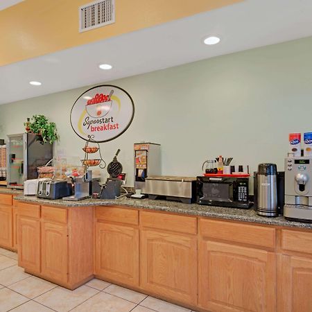 מלון Super 8 By Wyndham Austin/Airport North מראה חיצוני תמונה