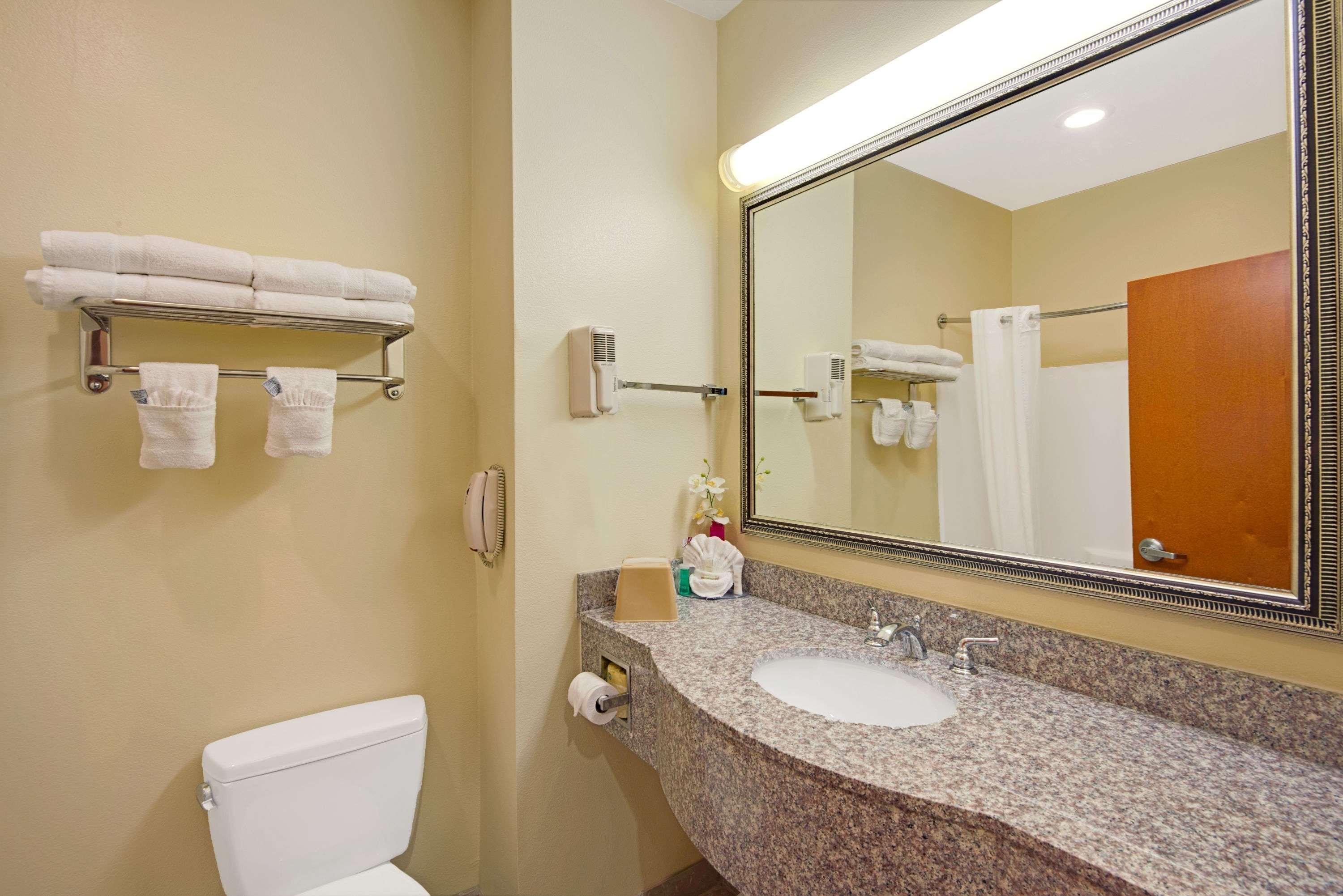 מלון Super 8 By Wyndham Austin/Airport North מראה חיצוני תמונה