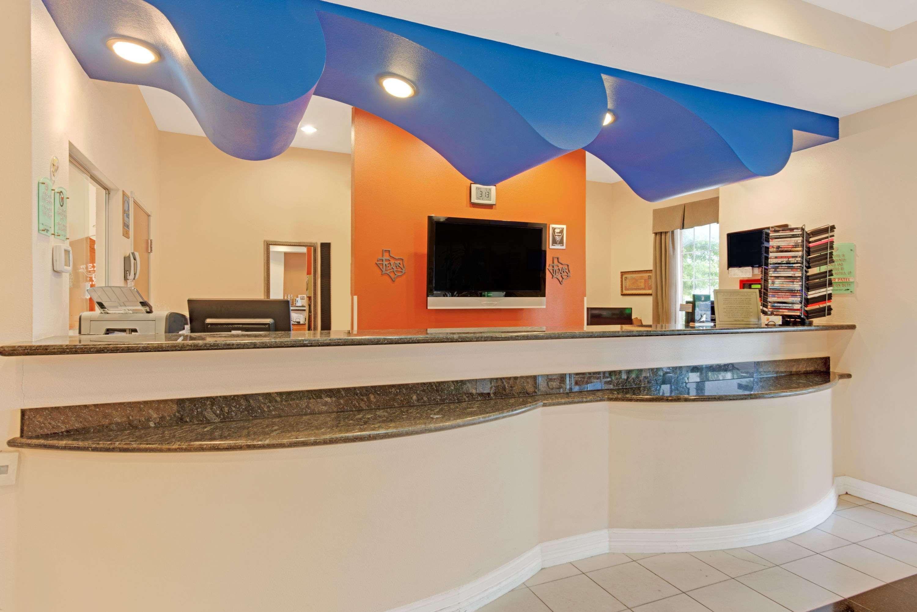 מלון Super 8 By Wyndham Austin/Airport North מראה חיצוני תמונה